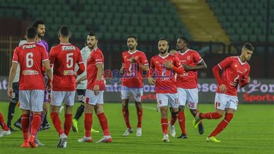 مدير تصميم ودعاية يفجر مفاجأة بشأن تيشرت الأهلي الجديد.. فيديو