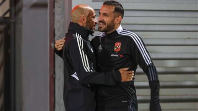 رباعي الفريق ينتظم في التدريبات.. وكولر يحاضر اللاعبين