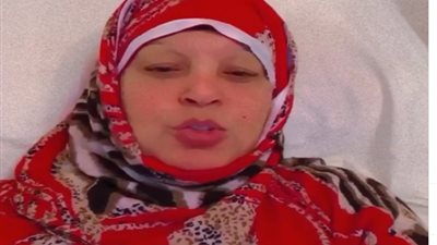 بعد شائعة وفاتها.. أحدث ظهور لفيفي عبدة بالأخضر (صور)
