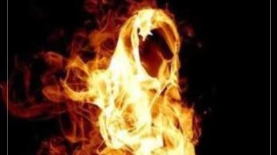 وفاة الأم الذى أشعل نجلها فيها النيران بالمحلة