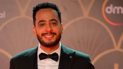 بعد تصدره غلاف مجلة الشباب..عصام السقا لـ الجمهور: اتعب ومتخليش حد يكسرك