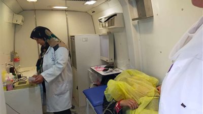 صحة الشرقية.. توقيع الكشف الطبي على مايقارب 1800 مريض بقافلة قرية الدهتمون بأبوكبير