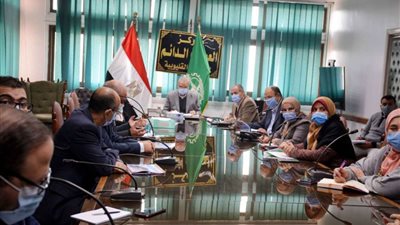 محافظ القليوبية يناقش تحديث المخطط الاستراتيجي العام لمدينة بنها