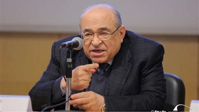 إضاءة مكتبة الإسكندرية للترحيب بالشيخ محمد بن زايد