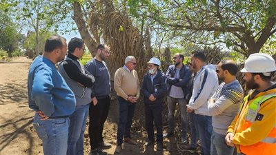 رئيس شركة مياه المنوفية يتابع مشروع الصرف الصحي بقرية البندارية بتلا