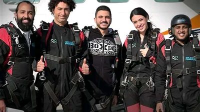 بالصور ..كواليس تصوير قفز أبطال فيلم 