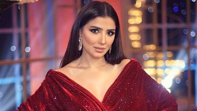 بفستان أحمر.. مي عمر تخطف أنظار المتابعين في أحدث ظهور لها