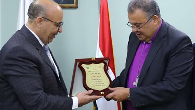 «الرسولية» و«المعمدانية» في مصر تقدمان التهنئة لرئيس الطائفة الإنجيلية