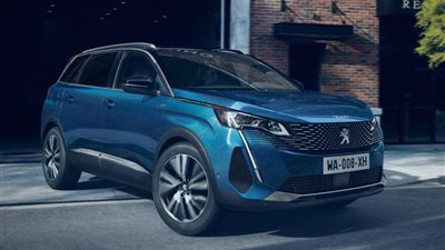 بعد ارتفاع أسعار بيجو 5008.. مواصفات الفئات الأربعة المطروحة محليًا