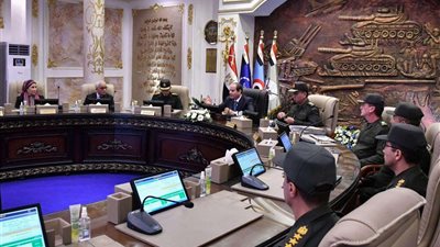 الرئيس السيسي: تطوير الشباب علمياً وتكنولوجياً وفنياً لإعداد أفضل الكوادر