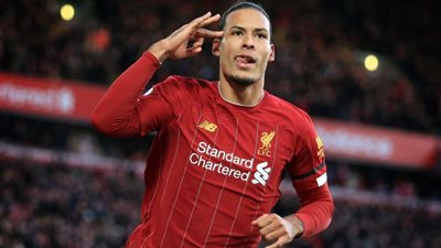 أول تعليق من نجم ليفربول على تشكيل الأفضل في العالم