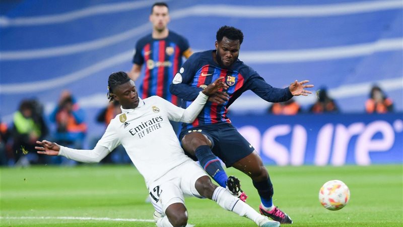 برشلونة يقترب من