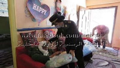 وفود من ضباط الشرطة فى زيارة لدور رعاية الأيتام والمسنين.. صور