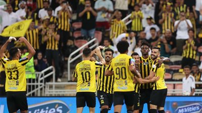 الدوري السعودي.. الاتحاد يتقدم علي ضمك بهدفين في الشوط الأول