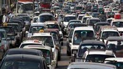 كثافة مرورية متحركة بمعظم محاور وميادين القاهرة والجيزة