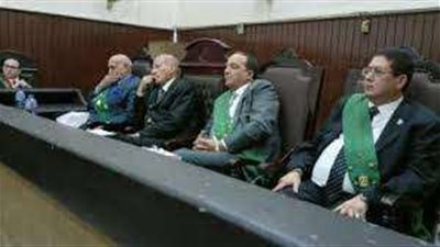 تأجيل محاكمة 6 متهمين بقتل شخص وإصابة شقيقه