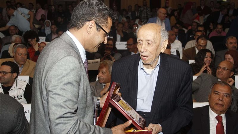 الأستاذ محمد عبد