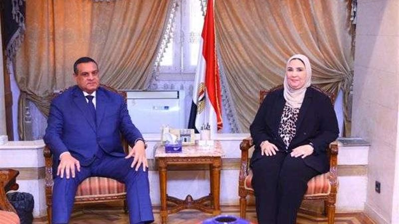 خلال الاجتماع