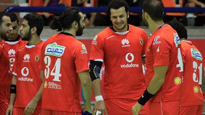 الأهلي يحسم الشوط الأول أمام سموحة بدوري المحترفين لكرة اليد