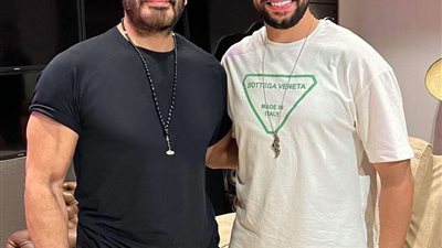 تامر حسني والشاعر عمرو المصري في أغنية جديدة 