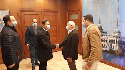 كرم جبر يشارك احتفالات عيد النصر في بورسعيد.. صور