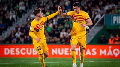 ليفاندوفيسكي يقود هجوم برشلونة أمام ريال مدريد في كأس ملك إسبانيا