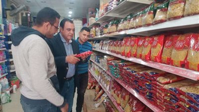 حملات تموينية بمراكز المنيا لضبط الأسعار.. تفاصيل