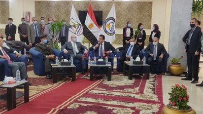 خالد عبد الغفار وهانئ غنيم يتفقدان دار الضيافة بجامعة بني سويف شرق النيل