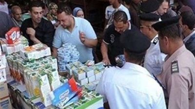 ضبط سلع غذائية فاسدة داخل مصنع بالإسكندرية