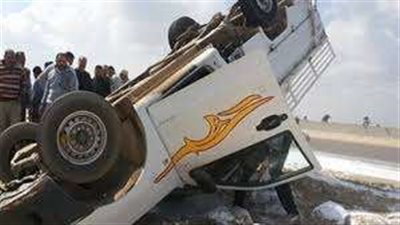 إصابة طفلان إثر حادث إنقلاب سيارة نصف نقل بالشرقية