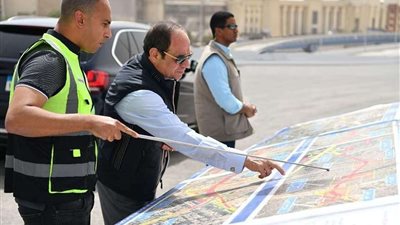 السيسي يتفقد عدد من المشروعات والطرق الجديدة بالجيزة
