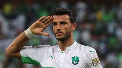 تركي آل الشيخ يتغزل في عمر السومة لاعب الأهلي السعودي