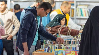 إقبال كبير من الجمهور على معرض فيصل للكتاب بدورته الحادية عشر