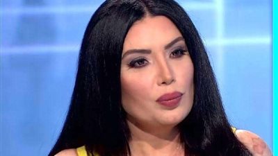 ما يبوسوا بعض .. رد ناري من عبير صبري على قبلات الفنانين بـ المهرجانات |شاهد