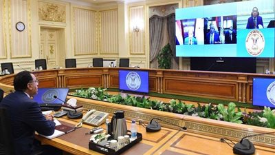 رئيس الوزراء مشيدا بالإعلام.. ينشر الفكر الوسطي