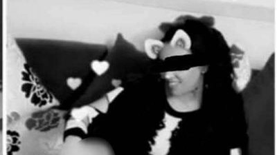 مدرسة تمارس الرذيلة مع طالب داخل الفصل