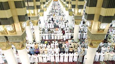 السعودية: ملايين المصلين في المسجد النبوي منذ بداية رمضان