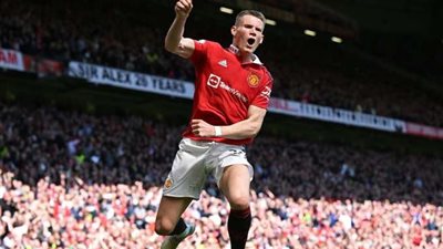 مانشستر يونايتد يتقدم على إيفرتون بهدف نظيف في الشوط الأول