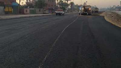 محافظة الجيزة: استكمال أعمال تطوير ورصف الطرق بكرداسة