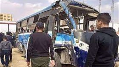 مصرع وإصابة 24 شخصا إثر تصادم أتوبيس بجرار  في أسوان