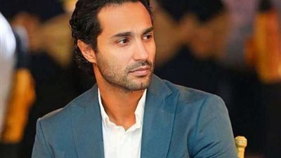 كورونا تضرب الفنان كريم فهمي