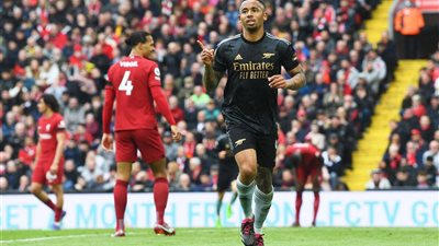 شوط مثير.. أرسنال يتقدم على ليفربول بهدفين مقابل هدف