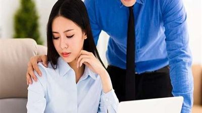 حبس موظف تحرش بزميلته داخل غرفة مغلقة