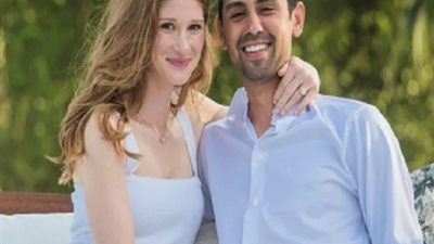 ابنة بيل جيتس تحضن حبيبها المصري احتفالا بالكريسماس