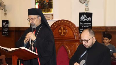 بطريرك الكاثوليك يترأس صلاة ليلة الثلاثاء من البصخة المقدسة بالشرابية