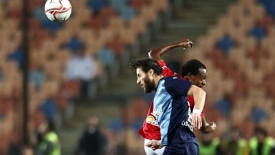 الأهلي يتقدم على بيراميدز بهدفين مقابل هدف في نهاية الشوط الأول الإضافي