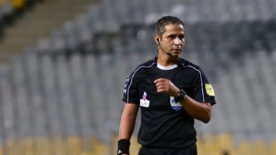 محمود عاشور حكمًا للفار في مباراة الوداد وسيمبا بدوري الأبطال