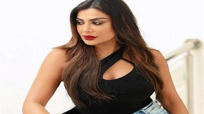 بإطلالة تشبه هيفاء وهبي.. أمل العوضي تشعل السوشيال ميديا