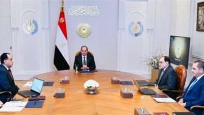 السيسي يوجه بمواصلة تنفيذ استراتيجية تطوير قناة السويس