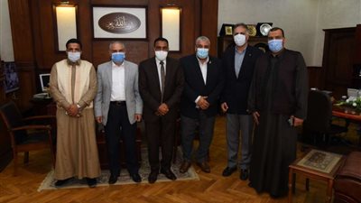 محافظ مطروح يستقبل لجنة الإغاثة والطوارئ بالمنطقة الروتارية 2451